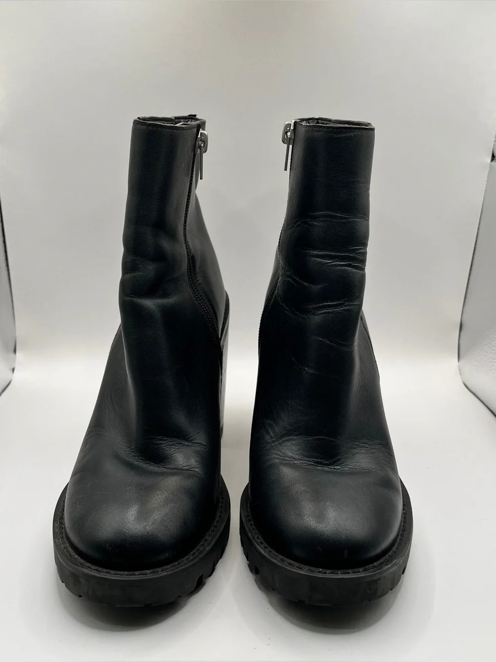 Coach Hana Lug Sole Boot With Tea Rose Detailing 8B gold-tone tea rose hardware